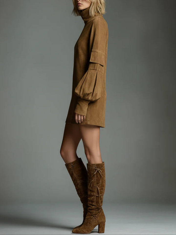 Livia | Minidress oversize in camoscio con colletto alto