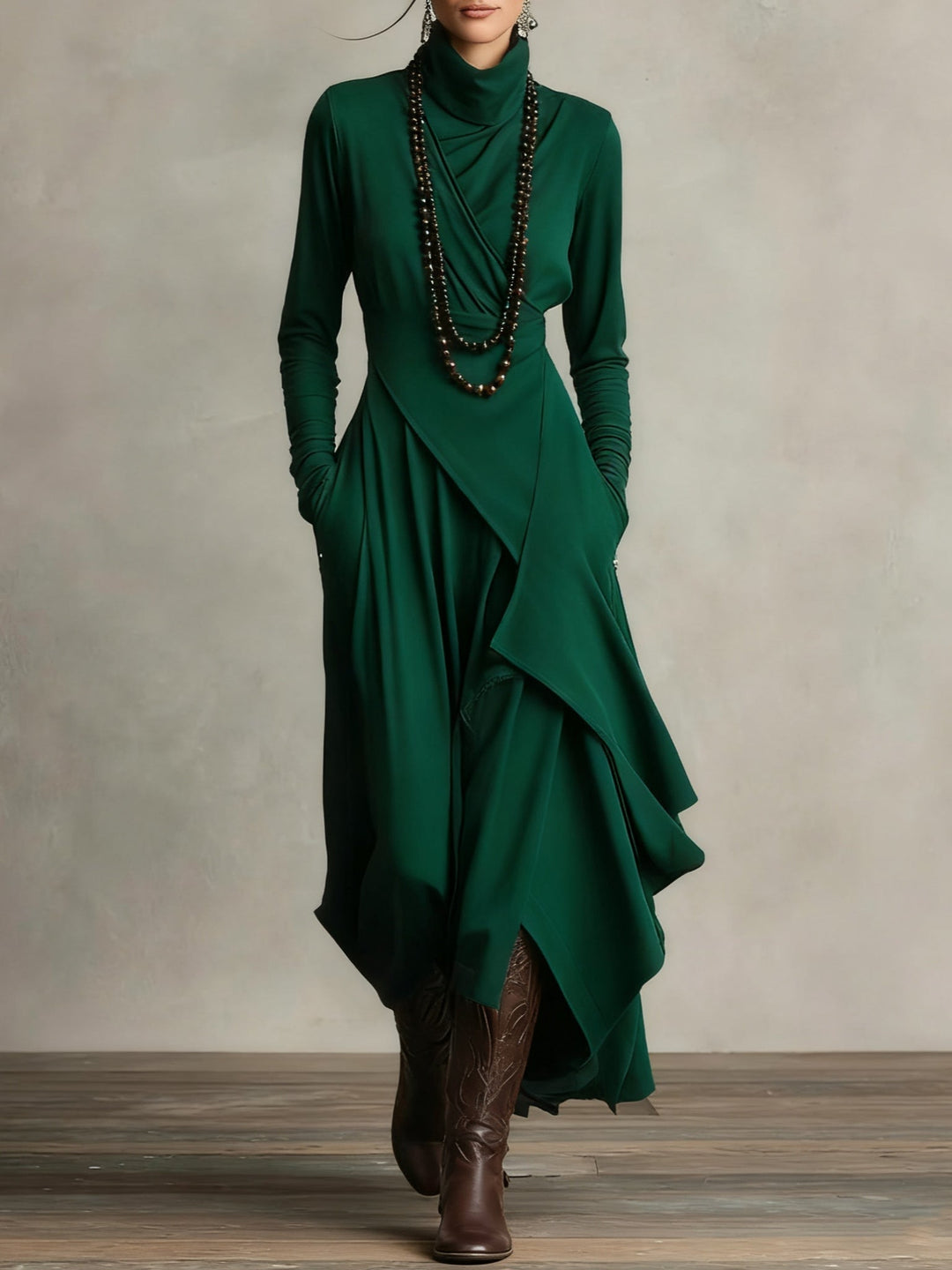 Aurelia | Vestito maxi plissettato asimmetrico con colletto alto