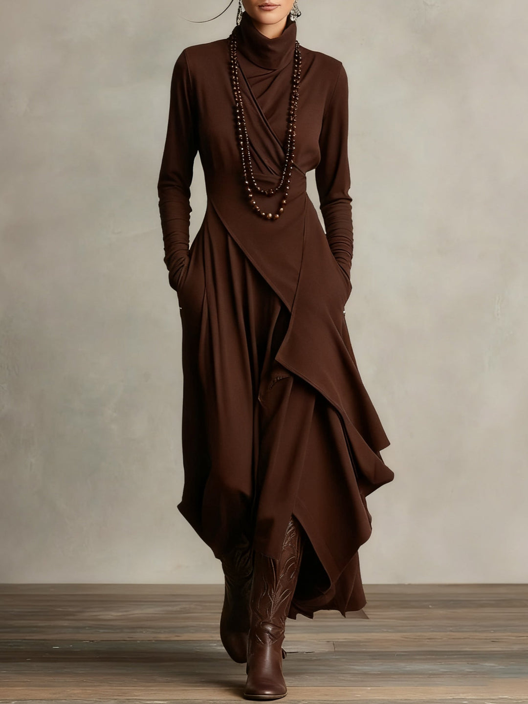 Aurelia | Vestito maxi plissettato asimmetrico con colletto alto