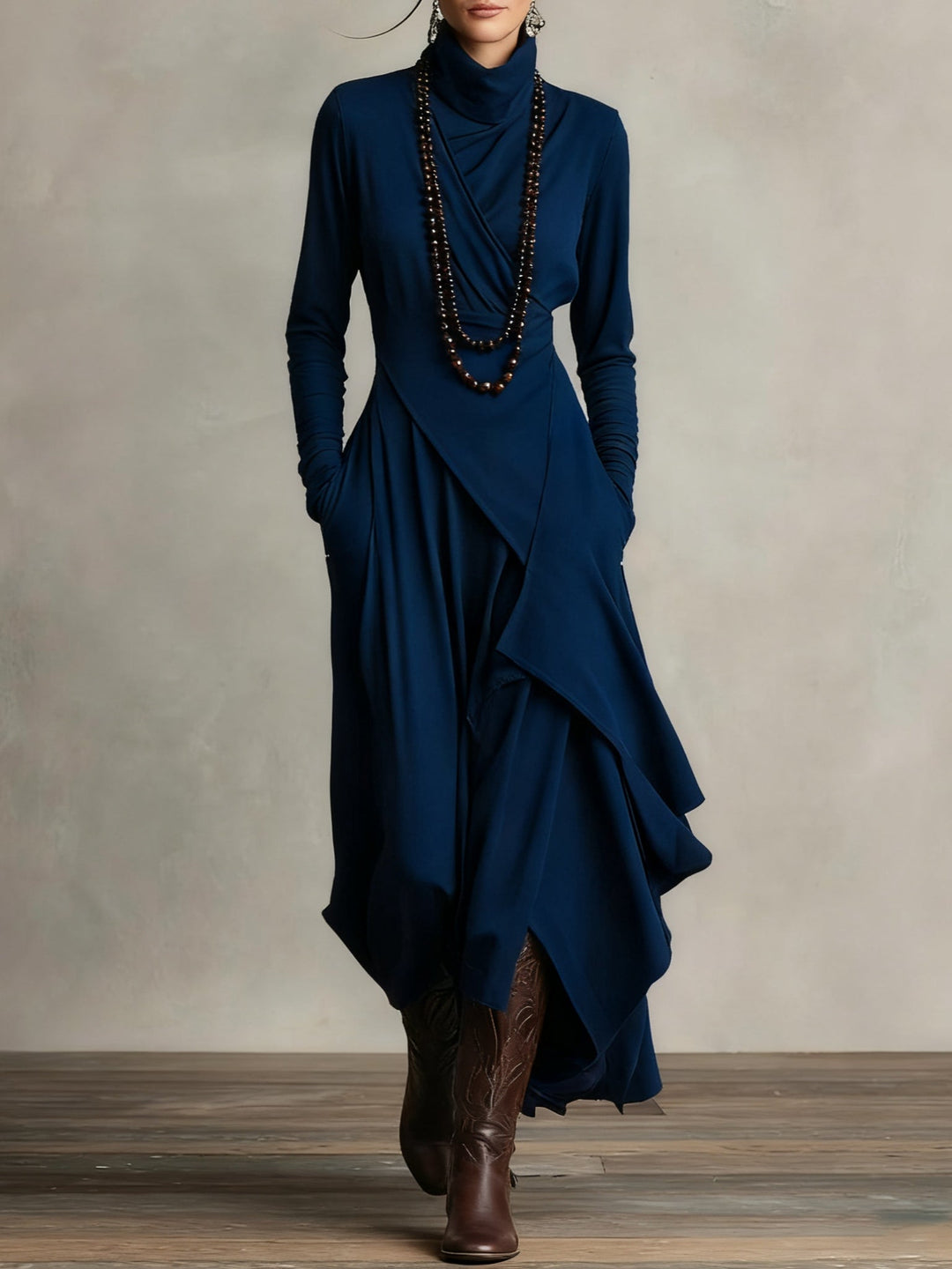 Aurelia | Vestito maxi plissettato asimmetrico con colletto alto