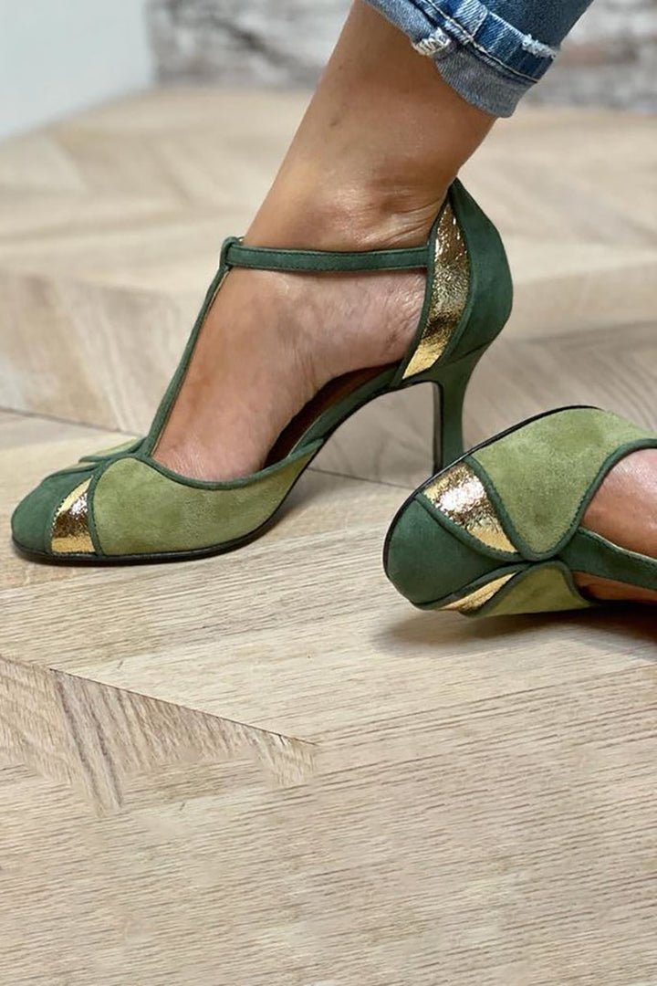 Estefanía | Scarpe court, con cinturino a T e punta chiusa