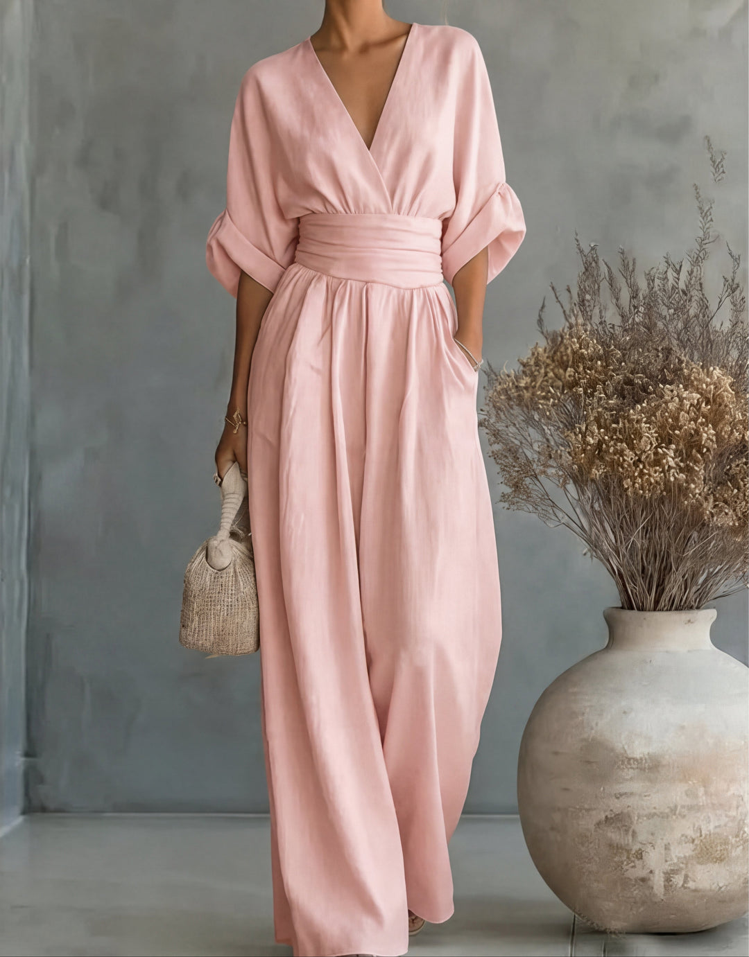 Kira | Tuta elegante e raffinata con scollo a V